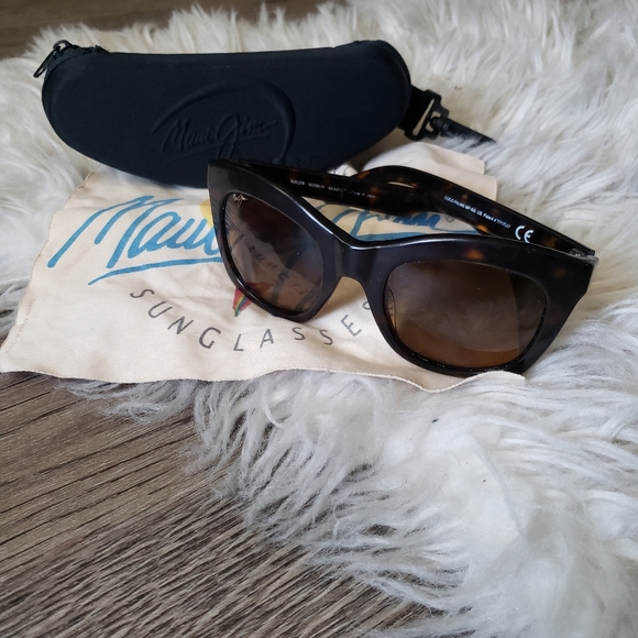 MAUI JIM - Sunglasses & case - Picture 15 of 16